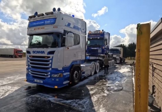 Blue and white truck at Welford Truck Wash